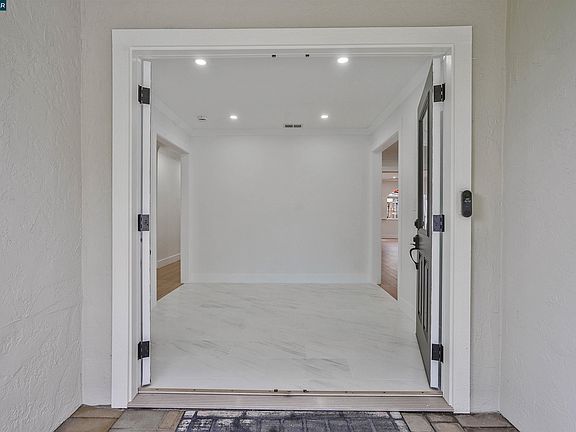 4th image of 1164 Morello Ave