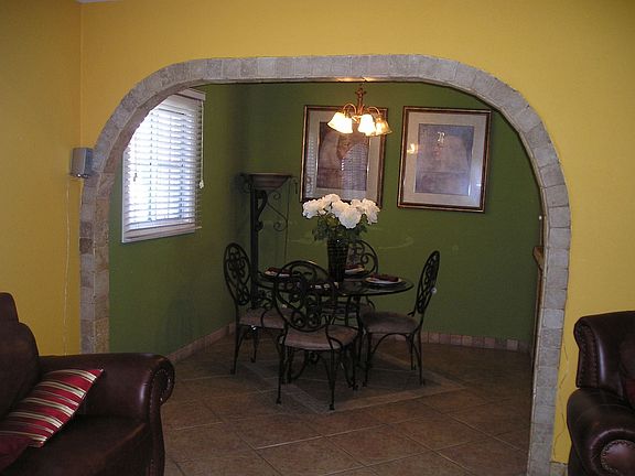 4th image of 818 Catalina Ave