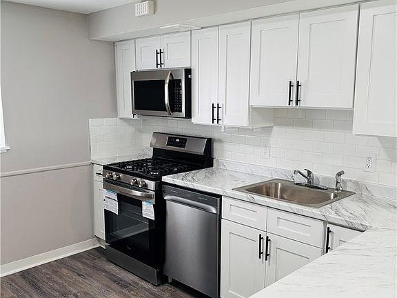 5th image of 21045 Southbend Cir APT 6