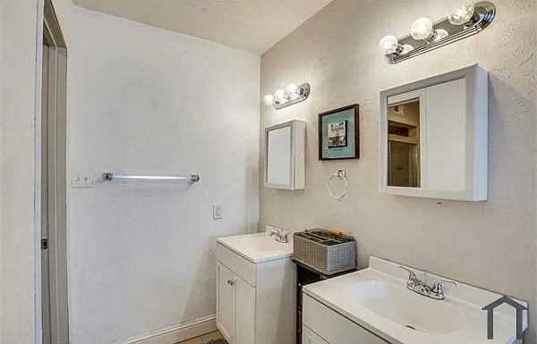 4701 Bayport Dr — Photo 12