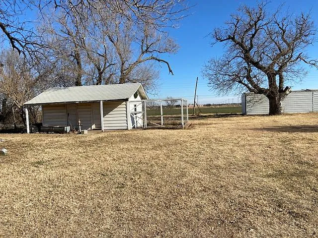 5522 W Willow Rd — Photo 2