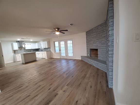 2nd image of 6909 Hallmark Dr S