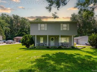 5045 Pine Knob Trl, Clarkston, MI 48346