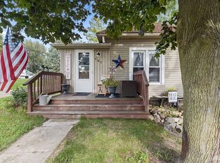 121 S Pearl St, Etna Green, IN 46524