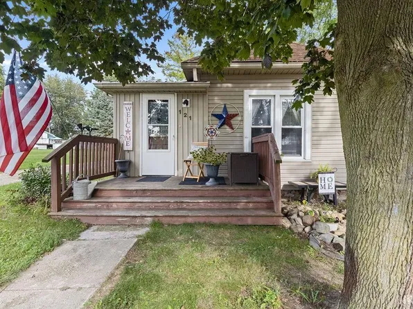 121 S Pearl St, Etna Green, IN 46524