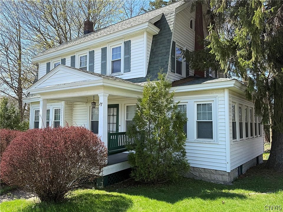 1st image of 17 Niagara St