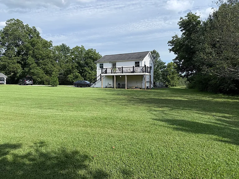 830 Tigerville Rd #B — Photo 4