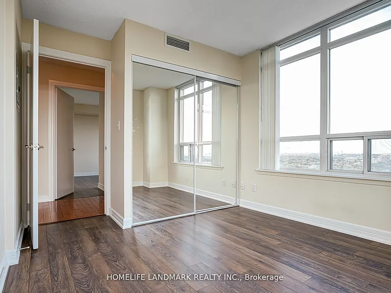 16 Harrison Garden Blvd #2508 — Photo 8