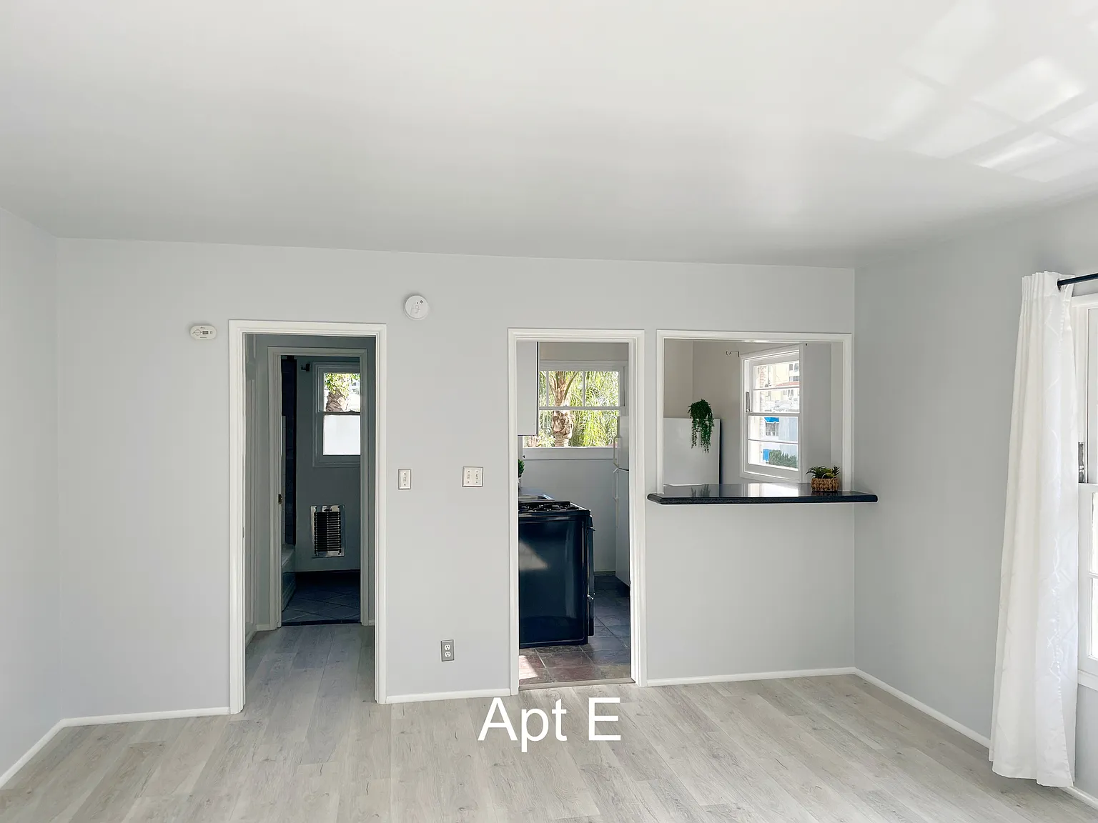 Studio, 550 sqft, $1,675 — Photo 3