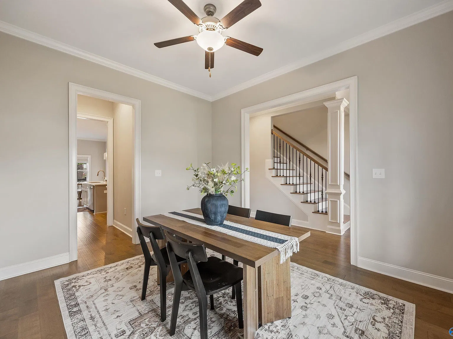 5 bed, 3.5 bath, 3216 sqft, $2,500 — Photo 3