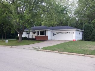 34 Brent St, Clintonville, WI 54929