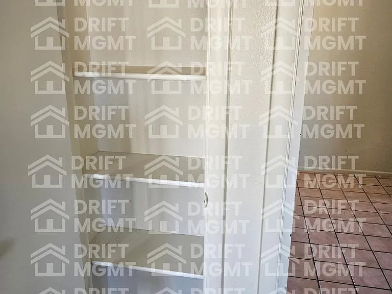 Unit Photo
