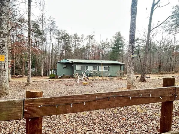 6 Grove Ln, Cleveland, GA 30528