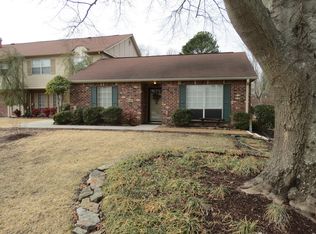 1690 Hobbits Glen Dr, Germantown, TN 38138