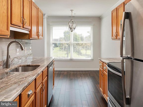 5th image of 312 Teal Ct #F