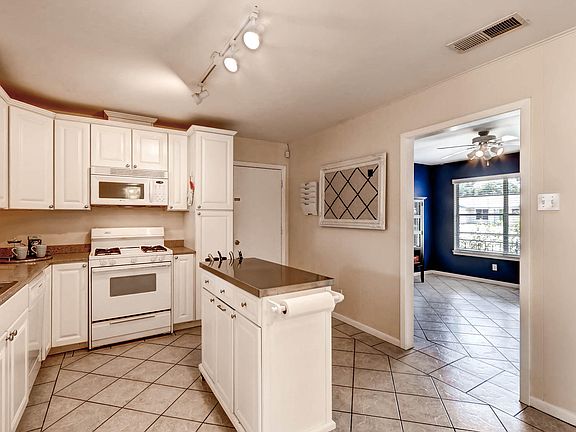 3rd image of 7002 Twin Crest Dr