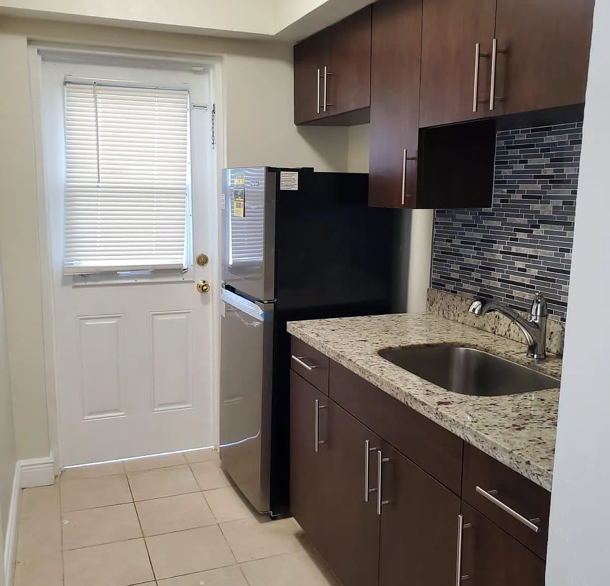 1 bed, 650 sqft, $1,695 — Photo 4
