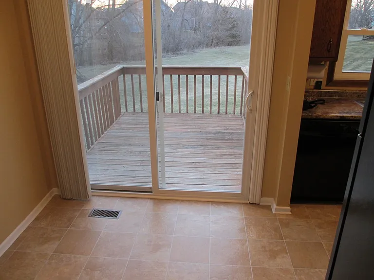 702 NW Greenwood St #702 — Photo 4