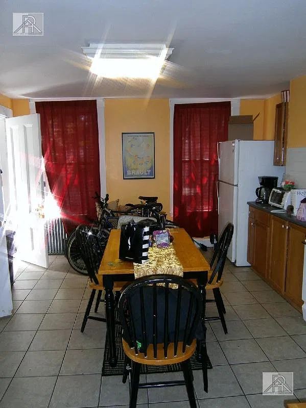 1 bed, 1.0 bath, $2,400 — Photo 1