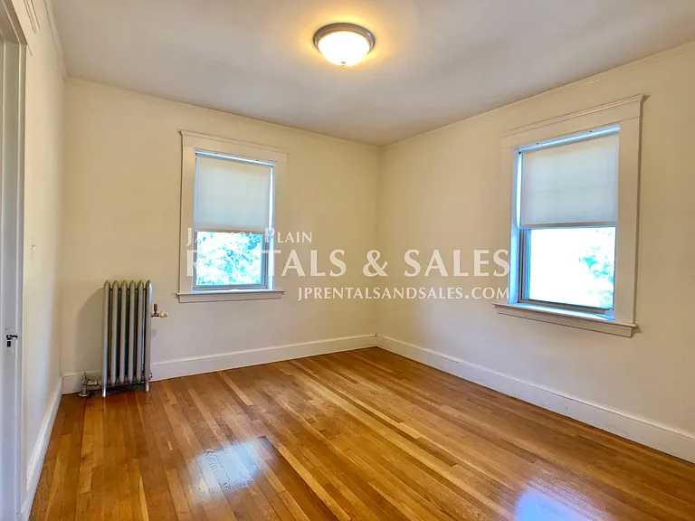 136 Arborway #5 — Photo 11