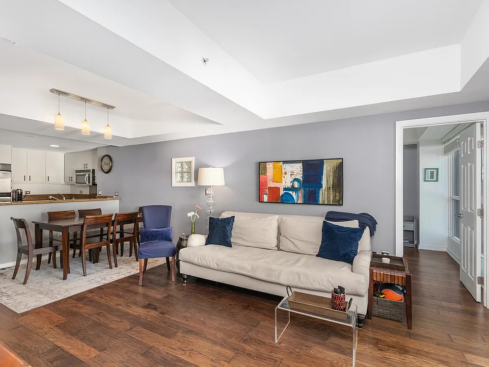 875 G St #302