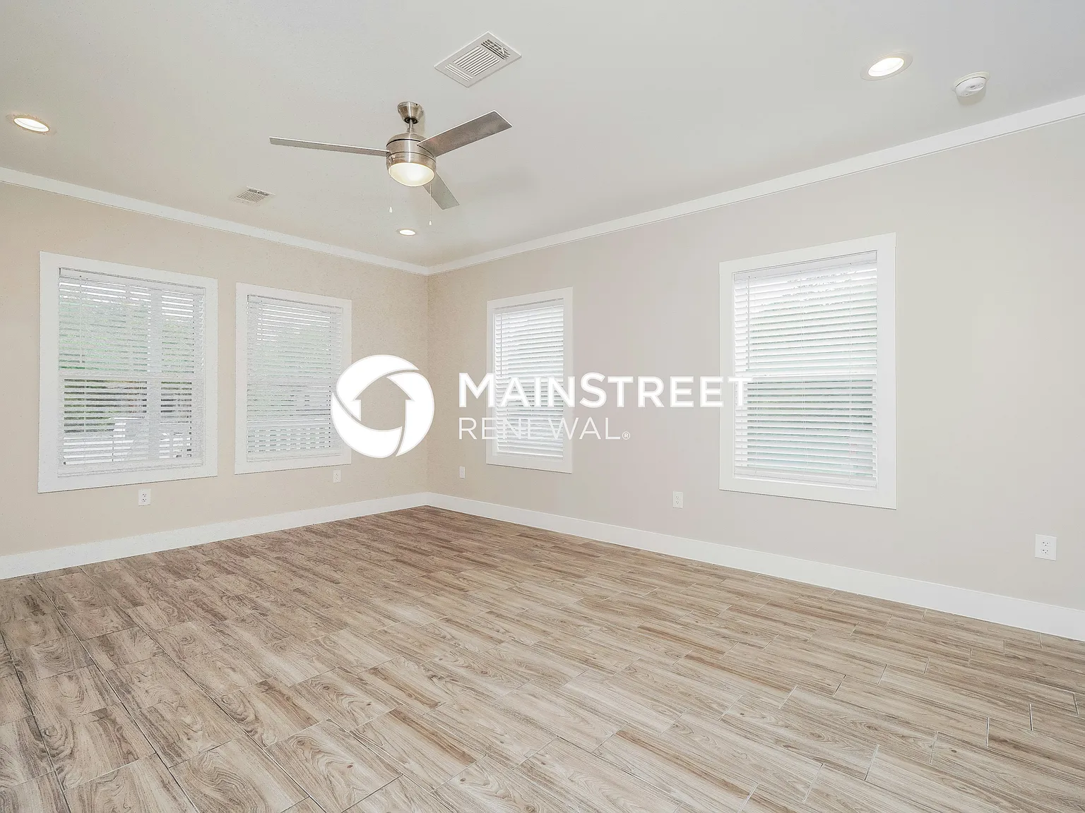 422 Ike St — Photo 3