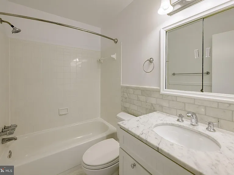 7518 Westlake Ter #32 — Photo 36