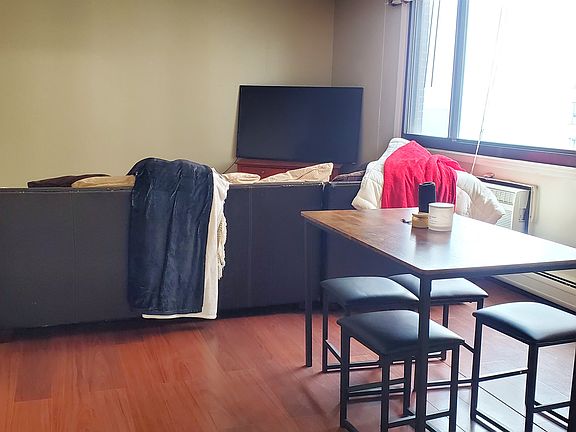 5th image of 6325 N Sheridan Rd APT 1503