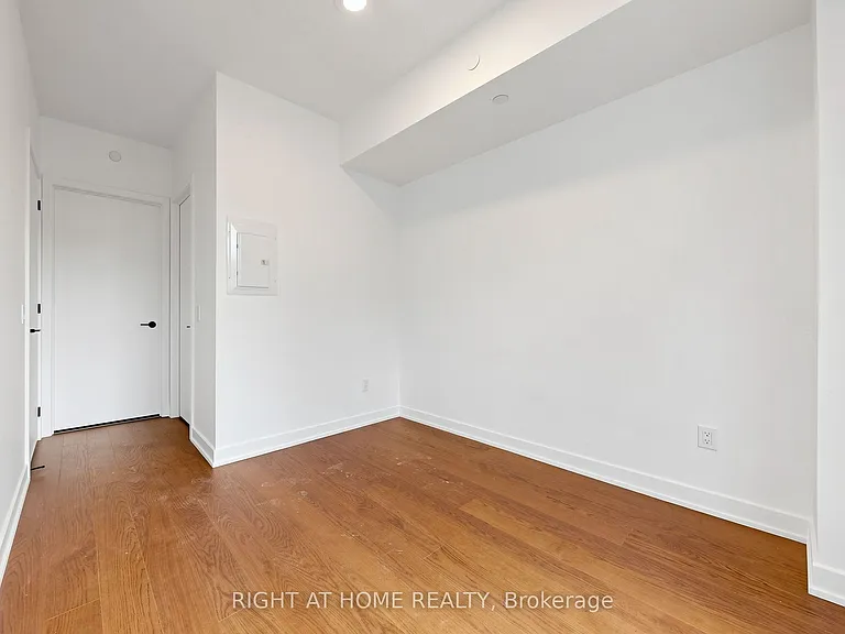 91 Montclair Ave #521 — Photo 20