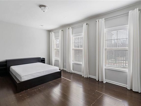 3rd image of 1302 Harris Way