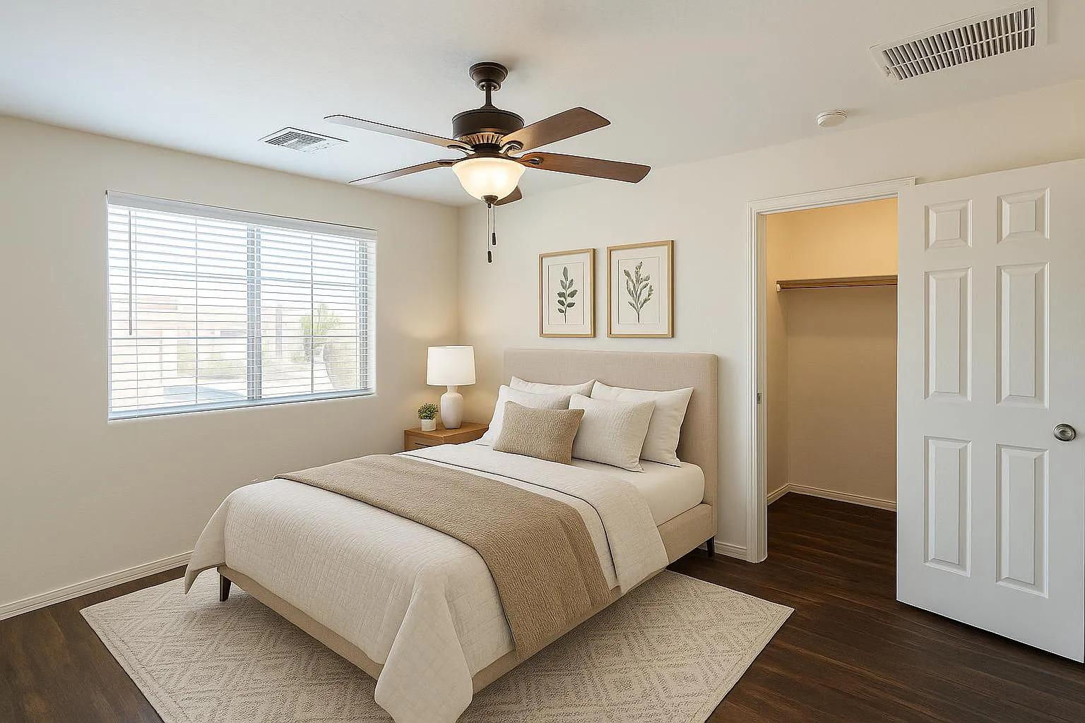 4 bed, 3.0 bath, 2427 sqft, $819 — Photo 1