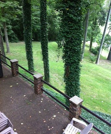 3rd image of 2 Hilltop Dr