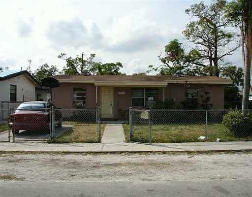 1st image of 515 NW 15th Way