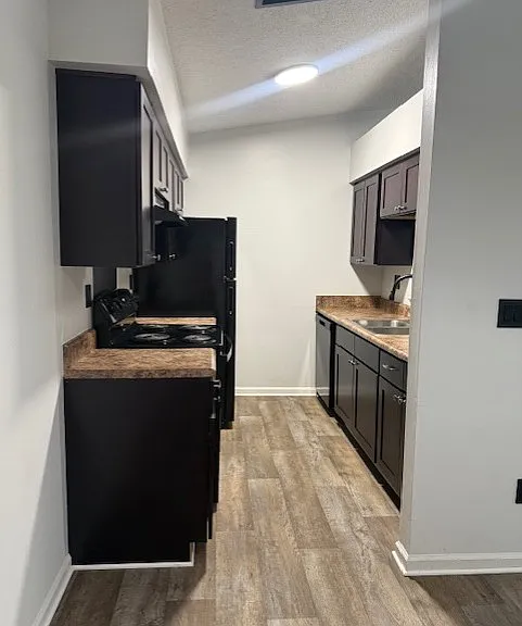 37 Willow Bend Ct — Photo 1