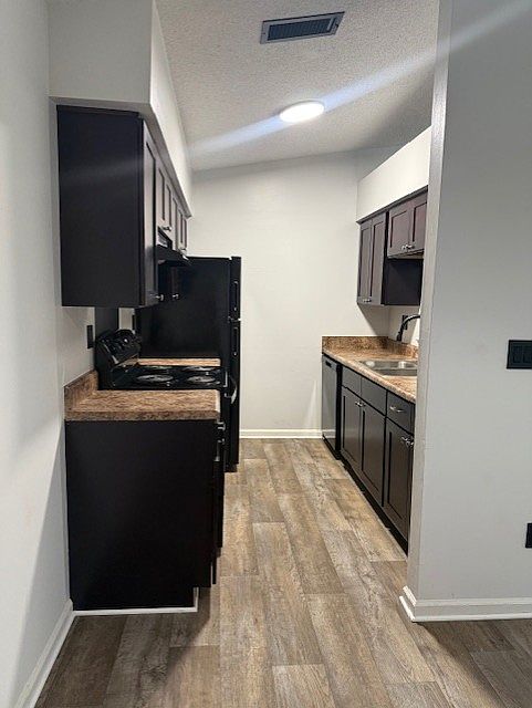 1st image of 37 Willow Bend Ct