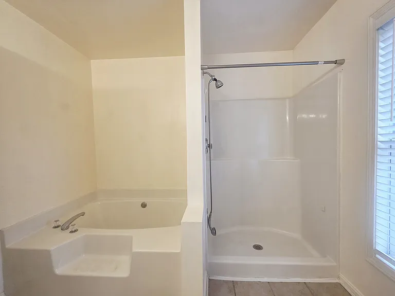 172 Kingston Dr — Photo 11