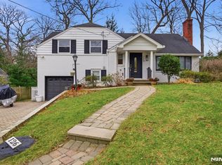 126 Sussex Rd, Tenafly, NJ 07670