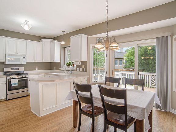 2nd image of 3981 Shorewood Ct SW