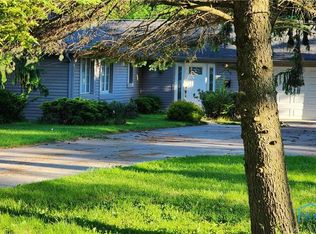 5235 Kellogg Rd, Toledo, OH 43615