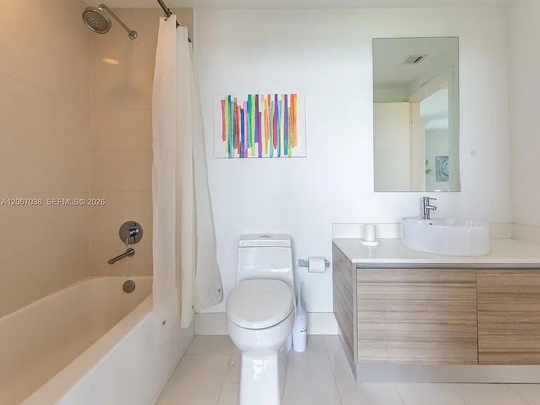121 NE 34th St #1014 — Photo 16