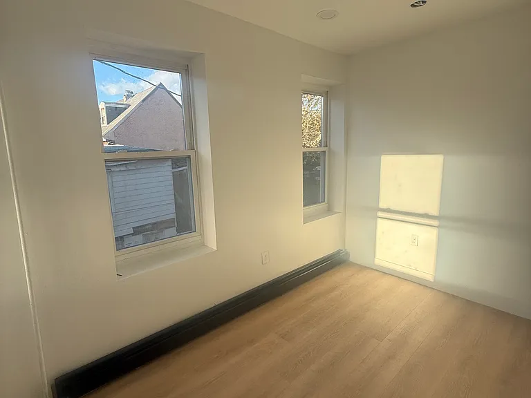 100 Neversink St — Photo 11