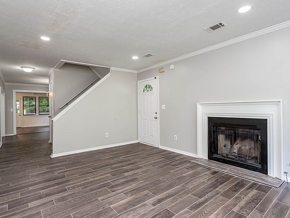4th image of 5044 Brittany Dr