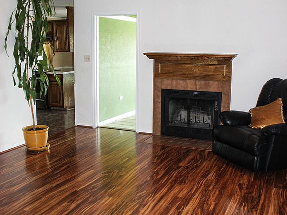 FIREPLACE AND GORGEOUS FLOOR