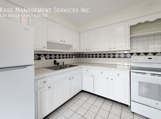 426 Wesley Ave APT 9, Oak Park, IL 60302