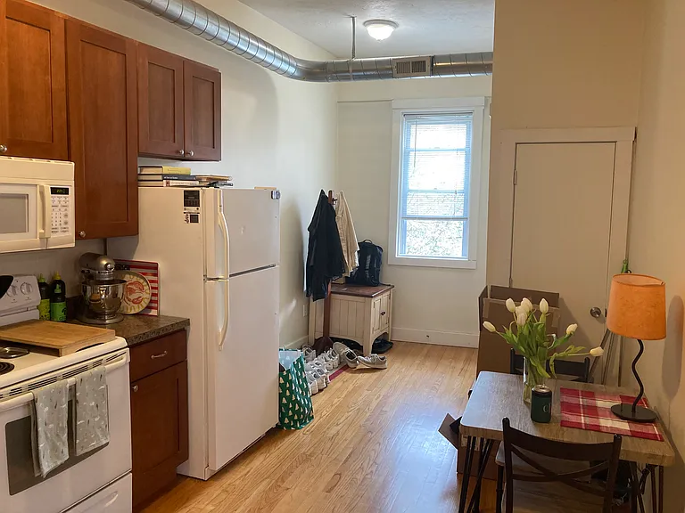 205R Highland Ave #2 — Photo 2