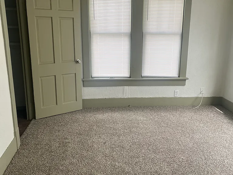 419 Poplar St — Photo 8