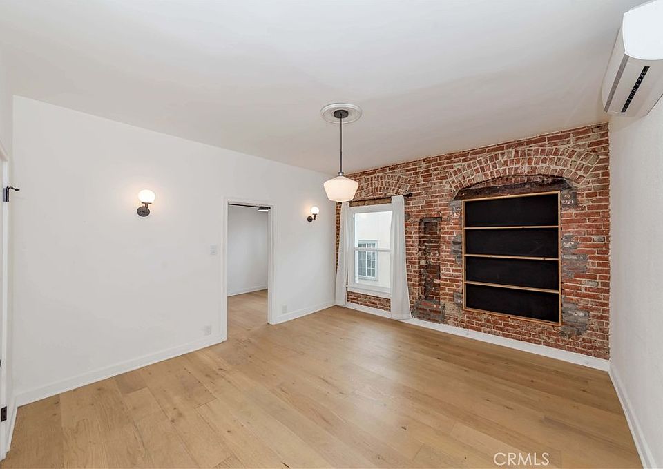 1st image of 211 S Berendo St APT 8