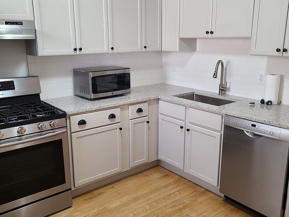 1st image of 4006 W Warwick Ave #1