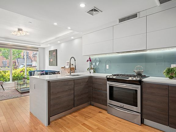 5th image of 169 Lexington Ave #1