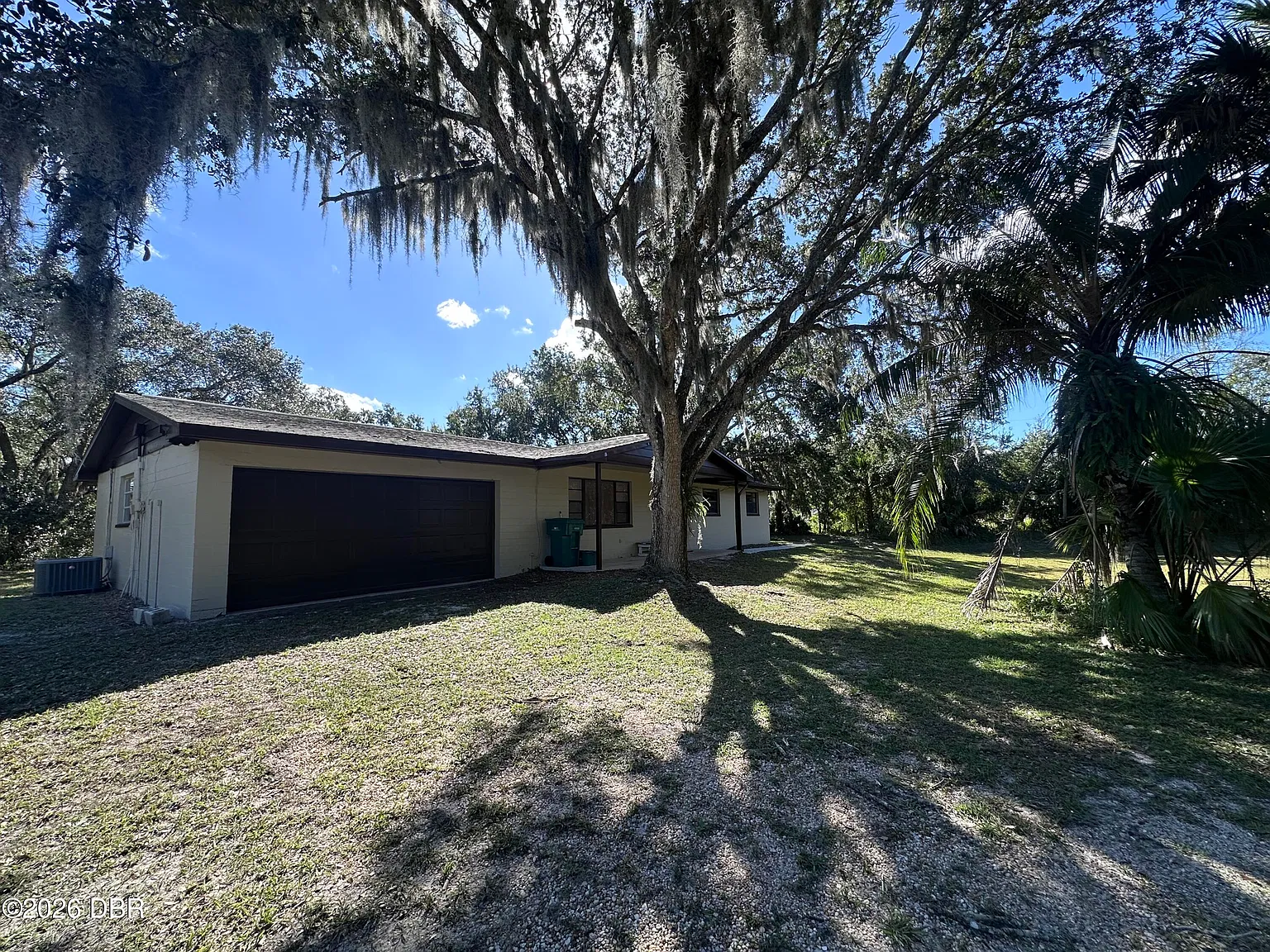 3 bed, 2.0 bath, 1890 sqft, $1,900 — Photo 2